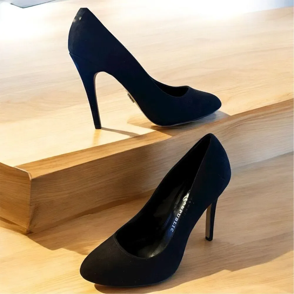 Rock & Republic Women's Black Faux Suede Gwen Stiletto Pumps Almond Toe Heel